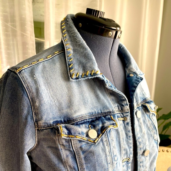 fabulous denim jacket, comfortable light blue, we have 1 size L and 1 XL - Picture 1 of 4